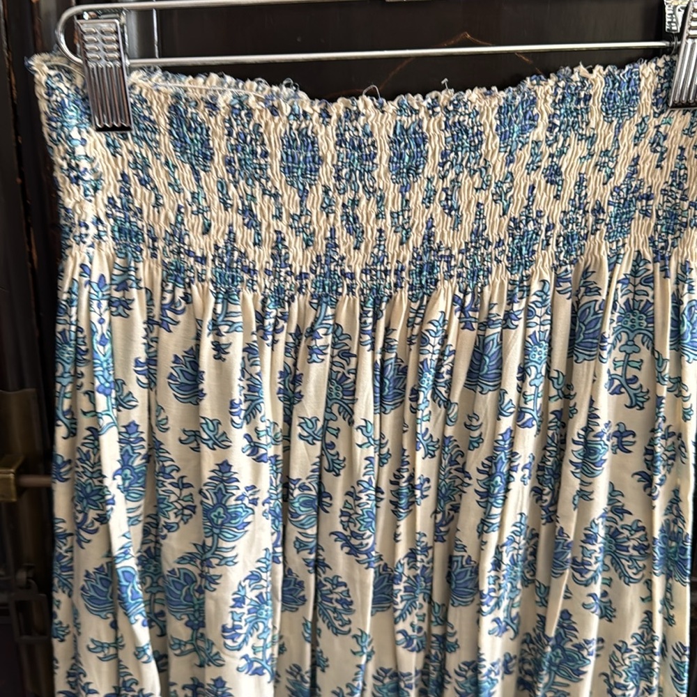Natalie Martin White and Gray Maxi A-Line Skirt with Smocked Waist - Picture 3 of 5